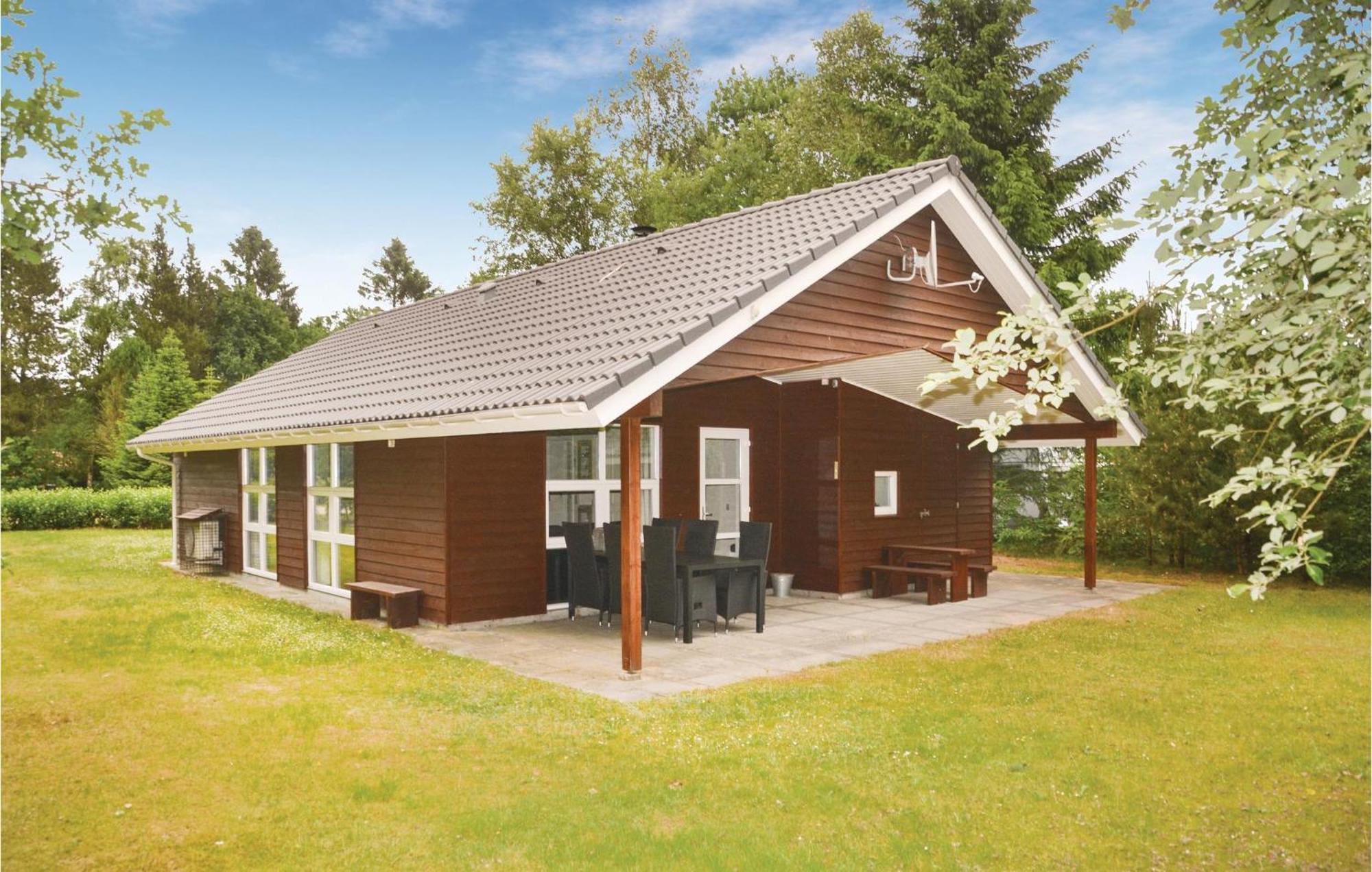Beautiful Home In Ansager With Wifi Exterior photo